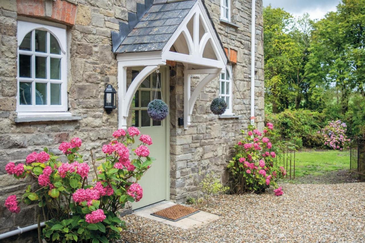 The Stables - 2 Bedroom Cottage - Princes Gate Ludchurch ภายนอก รูปภาพ