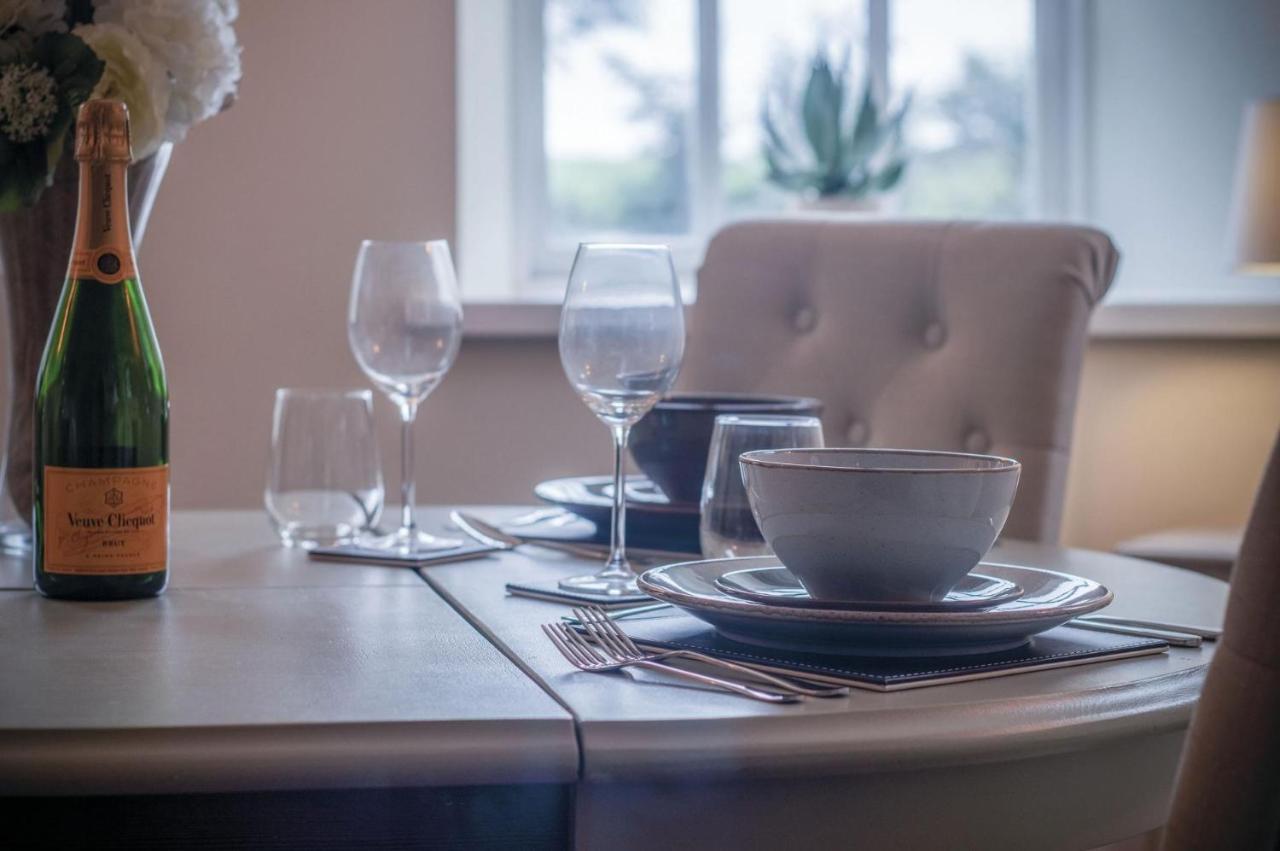 The Stables - 2 Bedroom Cottage - Princes Gate Ludchurch ภายนอก รูปภาพ