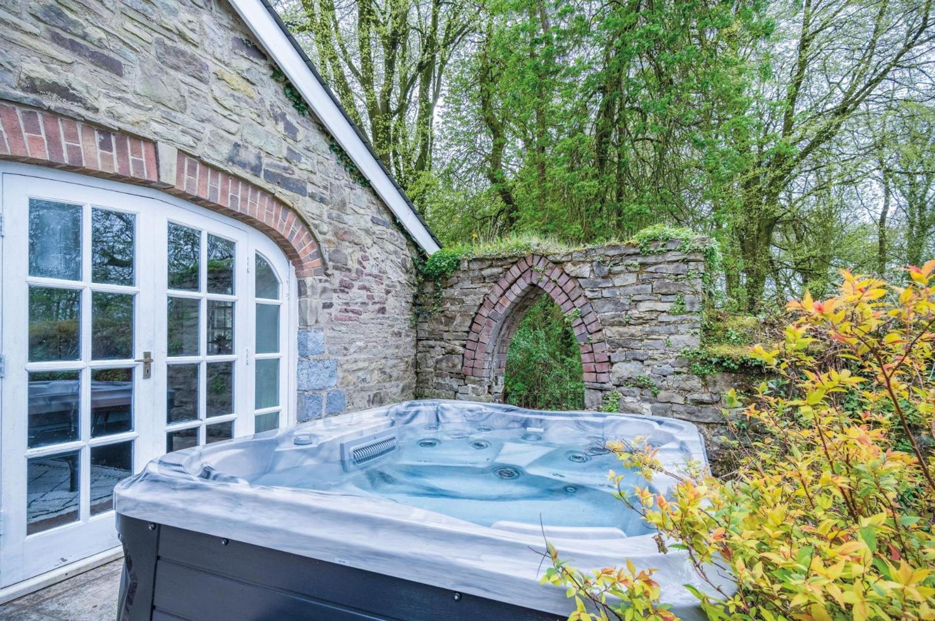 The Stables - 2 Bedroom Cottage - Princes Gate Ludchurch ภายนอก รูปภาพ